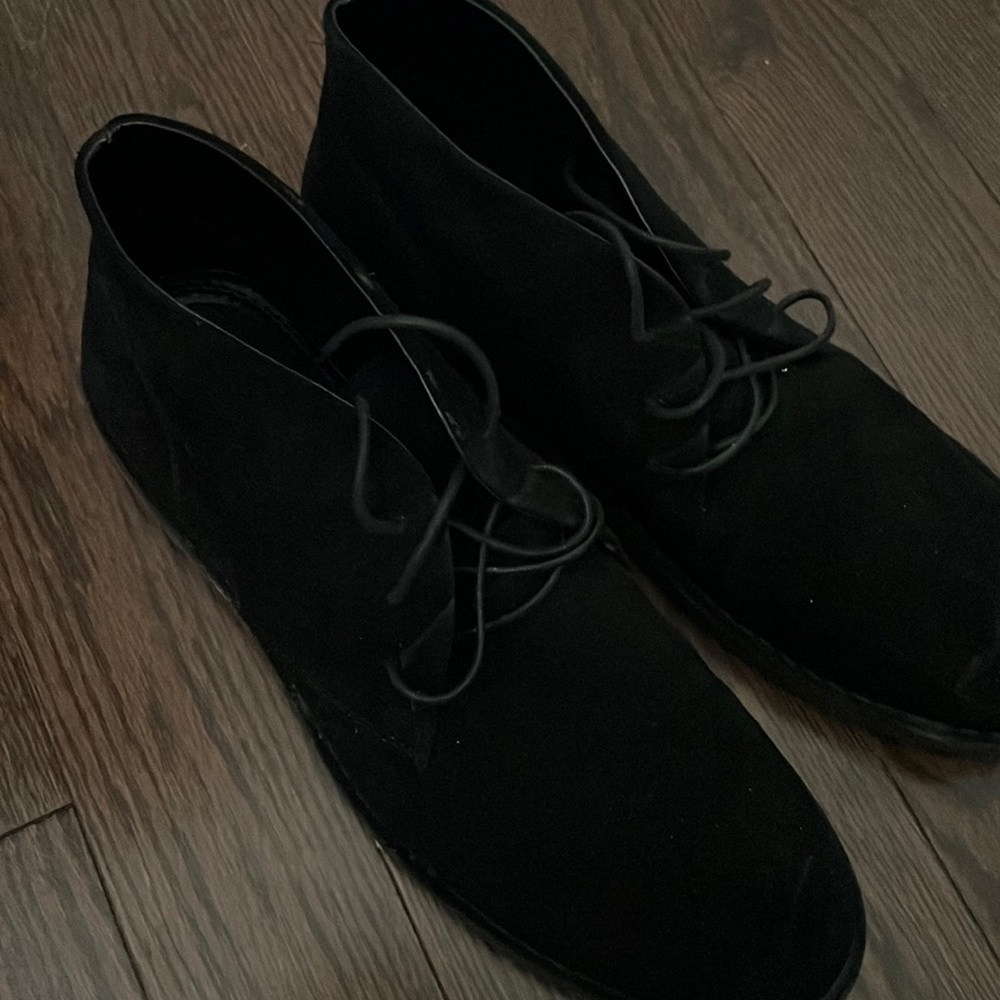 Black dress shoes